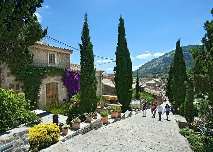 Owl Barrio - Family And Friends Willa Pollensa