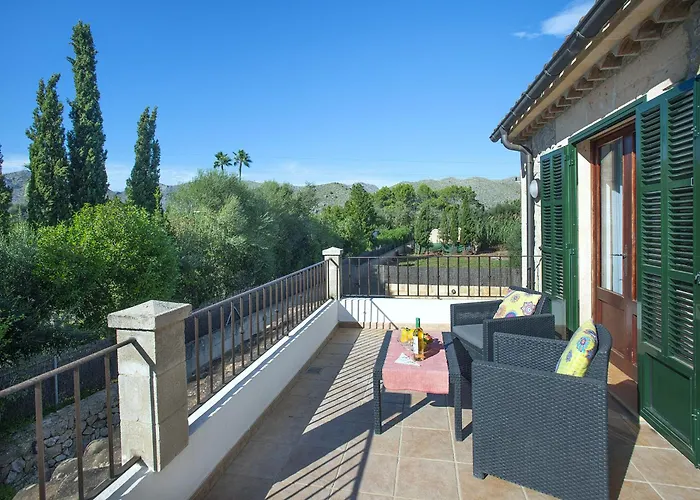 Owl Barrio - Family And Friends Villa